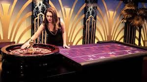 Live dealer table with multi-camera view